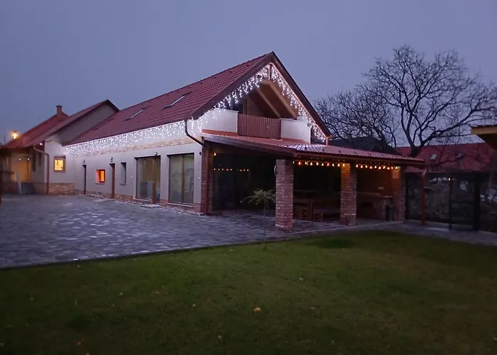 Benige Vendeghaz 게스트하우스 3*